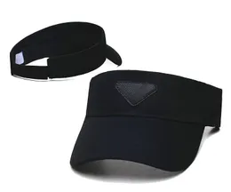 Kadın Visorlar Tasarımcı Erkek Şapka Üçgen Logo Tenis Kapı Golf Şapkaları Toptan Şık Açık Güneşlik Beyzbol Kapakları