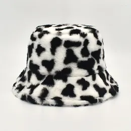 Berets Fashion Winter Faux Fur Bucket Hats for Women Girl Cow Print Plush Velvet Warm Panama Black White Fisherman Bob