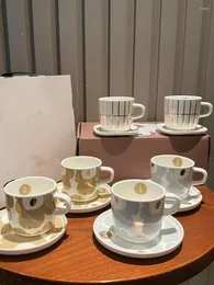 Cafeteras Estilo nórdico Patrón de flores finlandesas Té de la tarde Juego de seis piezas Taza Tazas para parejas Tazas de regalo Taza