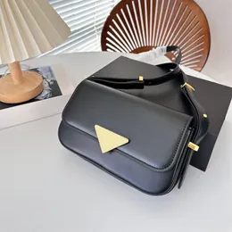 Lyxdesigner kvinnors väskor, som kan bäras på en axel eller korsbodi, och är fashionabla och mångsidiga, klassiska messengerväskor, handväskor och arbetsväskor