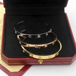 Un classico braccialetto di lusso con ciondolo di design da donna in oro 18 carati con diamanti, gioielli con bracciale aperto di marca per le donne, regalo di Natale di moda per la nave libera 1IYX