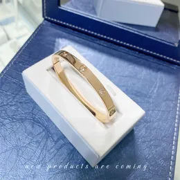 Designer Screw Bangle Bracelet Fashion Luxury Jewelrys Carer Original Trendy 18K Gold Diamond for Women Men Nail Bracelets Silver Jewelry Bracelet 3I5H