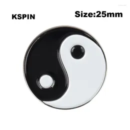 Spille Yin Yang Badge Clip Bottone per vestiti Spille Kawaii in metallo in XY0094