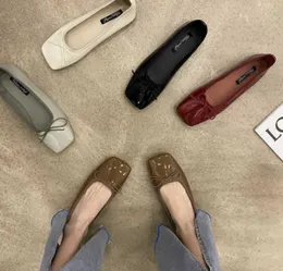 Kadınlar Flats Patent Deri Tekne Ayakkabıları Bowtie Üzerinde Düz Ayakkabı Kadın Bale Daireleri Beyaz Siyah Bahar Sonbahar Zapatos Mujer