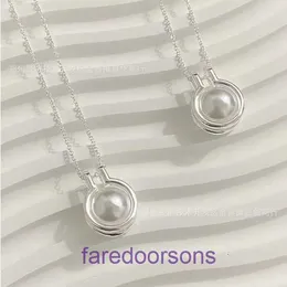 Family T Double Ring TifannisSM Necklace Boutique Jewelry Valentine's Day Present Letter Pendant Avancerad Design Sense Temperament har originallåda