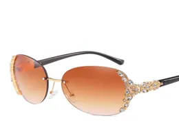 Óculos de sol de grife para mulheres Modelo de diamante pôster moda europeia e americana legal Designer de óculos de sol de turismo de praia3769948
