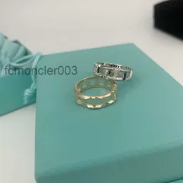 Ringen Sieraden t S925 Sterling Zilver Vinger Uitgeholde Brede Ring Vrouwelijke Minderheid Ontwerp Prachtige Hoogwaardige Gevoel Paar Eenvoudige XCMW