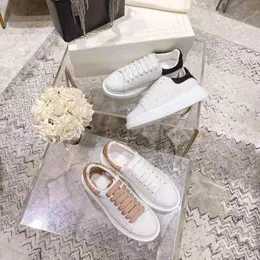 2024 scarpe casual di alta marca scarpe sportive da donna scarpe da corsa di moda marchio di moda che indossa lo stesso tipo di piccole scarpe bianche stella