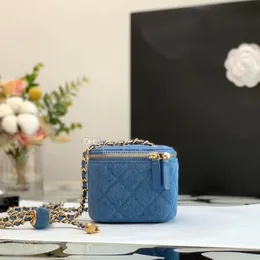 Cases Denim Designer Crossbody bag Lambskin Cosmetic Bags 10A Luxury Camellia Regulating Chain Vanity Case With Box C065