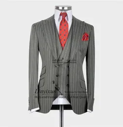 Garnitury męskie Slim Fit Grey Striped Suit na ślub szczytowy Lapel Groom Tuxedos 3 sztuki Zestaw Busines