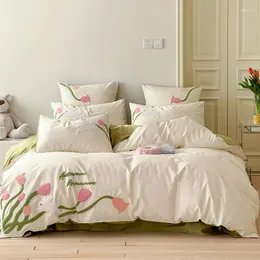 Yatak Seti Romantik Üç Boyutlu Havlu Nakış Karanfil 100 Pamuk 4 PCS Nevresim Kapak Kızların Toptan