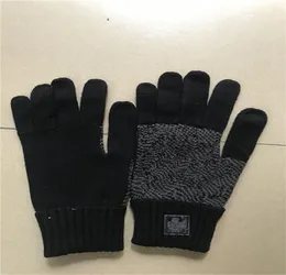 2022b Knit Autumn Solid Color Gloves designer europeo e americano per uomo Giove touch screen Glove inverno Mobile Mobile Smart4455120