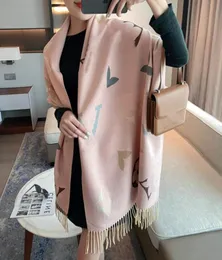 Pink Lady Gradient Scarf High Quality Designer Vacker och elegant höst och vinter varm kappa med stora bokstäver1017756