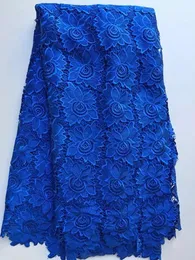 Tkanina 5 jardów/szt. Gładki wzór kwiatów rozpuszczalny w wodzie koronkowy, modny królewski niebieski afrykański sznur koronkowy tkanina do odzieży ZQW63