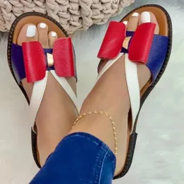 슬리퍼 럭셔리 샌들 여성 2024smmer 평평한 바닥 컬러 활 디자이너 레이디스 신발