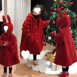 2023 Sonbahar ve Kış Kırmızı Uzun Ceket Yeni Yıl Tebrik Giysileri Out Giyim Kaplama Kızlar Yemyeşil Kuzu Yün Ceket