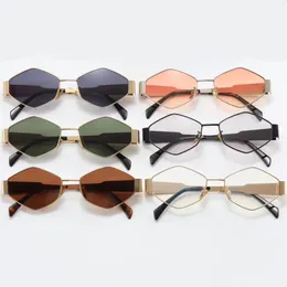 Mäns klassiska UV -resistenta solglasögon varumärke Retro Kvinnors solglasögon Lyxdesigner Glasögon Metallram Design