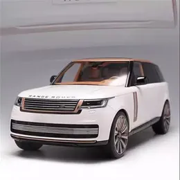 Cars Diecast Modelo 2023 1 18 Land Range Rover SUV Alloy Car Metal Off Road Vehicle Sound and Light Simulation Kids Toy Gift 230818