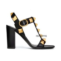 مع مصمم صندوق VT VT Sandal High Heel VT Women Designers High Sexy Stiletto Heel Dress Shoes Shole Cankle Strap Roman Rivets Black Stile Size36-42 2AJP