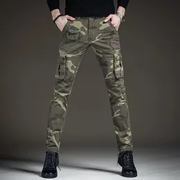 Mäns ljus lyxiga kamouflage utomhus sport jeans multi-pocket slitsäkra smala fit lastbyxor armé fans avslappnade byxor; 240103