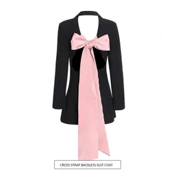 Traje pequeño de estilo socialite francés con lazo para mujer, abrigo ligero de lujo con dos botones, Espalda descubierta, Color sólido, otoño 2023