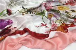 Wholenew Style 100 Silk Material Pink Color Print Floral Square Scalves Själl för kvinnor Storlek 130 cm 130cm9434091