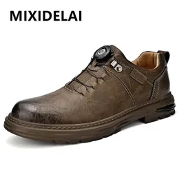 Spring Men Pu Leather Casual Shoes Luxury Brand Soft Sneakers andningsbara Mockasins Men Walking Driving Shoes Business Oxfords 240103