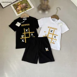 NYTT BABY TRACKSUT SPEL Mönstertryck Kids T-shirt Set Storlek 100-150 Designer Boys Short Sleeved and Elastic midjeshorts Jan10