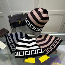 Beanies italiensk designer Autumn Winter Simple Knit Hat Mjuk bekväm varma modemän och kvinnor