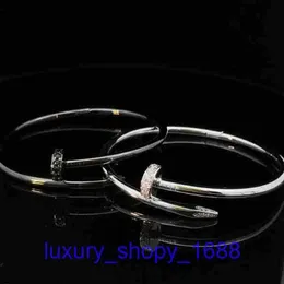 Högkvalitativ utgåva armband Light Luxury Car Tiress S925 Silver Armband Nail Live Broadcast New Micro Inlay Bindt Temperament har originalbox