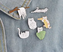 Cartoon Lustige Katzen Mit Banane Auf Zweig Design Brosche Pins Abzeichen Pin Zurück Taste Corsage Männer Frauen Kind Schmuck9629636