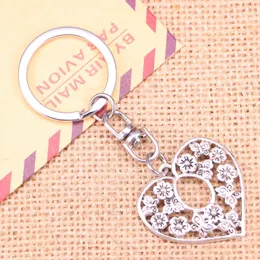 20st Fashion Keychain 30x30mm hjärtblommor hängande diy män smycken bil nyckelkedja ringhållare souvenir för gåva 240104