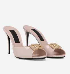 우아한 브랜드 여성 Keira Sandals 신발 오픈 발가락 노새 특허 가죽 누드 누드 검은 녹색 스틸레토 힐 슬립 슬리퍼 EU35-43