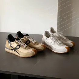 Luxus-Freizeitschuhe für Herren und Damen, Flow Runner aus Nylon-Wildleder, Schnür-Sneaker, weiches Obermaterial, honigfarbene Gummi-Wellensohle, die sich um 09 wölbt