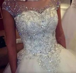 Vestidos de noiva femininos brilhantes 2024 Jewel Neck Princess GOWNS com manga de tampa de trem da catedral, cristais artesanais de strass
