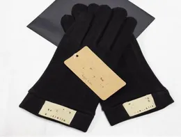 2021 Design Damen039s Handschuhe für Winter und Herbst Kaschmir-Fäustlinge Handschuhe mit schönem Fellknäuel Outdoor-Sport warmer Winterhandschuh5502977