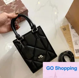 This Year Women's Leather Tote Bag New High-Grade Fashion Portable Crossbody Music Scores Bag Quatily Wholesale