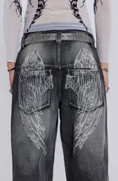 Retro-Gothic-Damenjeans im Used-Look, perforiert, gewaschen, mit Retro-inspiriertem Flügel-Print und weitem Bein, hoher Taille, 240104