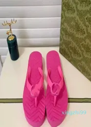 Modedesigner sandaler för kvinnliga damer glider vshaped flip flop tofflor tjocka bottnar loafers storlek