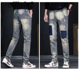 자주색 청바지 mens pant 2024 Winter New Street 남자 청바지 패치 패션 트렌드 슬림 한 작은 발