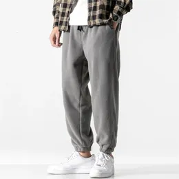 Luźne spodnie do joggingów mężczyźni moda jesień zimowe ciepłe spodnie dresowe samce na zewnątrz proste spodnie Pantalon Hommes 240103