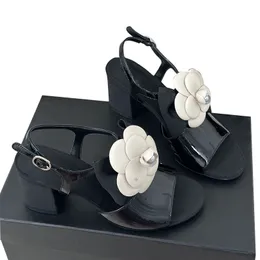 24ss bayanlar tıknaz topuklu sandaletler tasarımcı klasik slingbacks elbise ayakkabıları ile yay gülü sihir slaytları ayarlanabilir ayak bileği düğün ayakkabı açık boş zaman ayakkabı