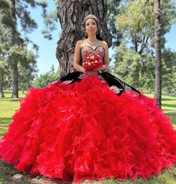 Vestidos quinceanera mexicanos preto e vermelho vestido de baile babados em camadas Velevt Organza doce 16 vestido 3D bordado floral renda apliques vestido de festa de aniversário de princesa
