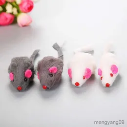 Dog Toys tuggar False Mouse Cat Pet Toys Cat Longhaired Tail Möss med ljud Rattling mjuk solid interaktiv ljudrundlig leksak för katter hundar