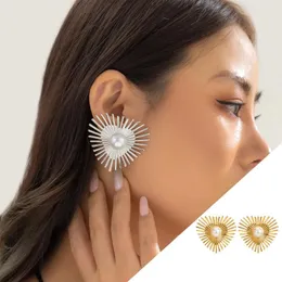 Boucles d'oreilles créoles Style métal rétro exagéré doux frais frais géométrique amour Imitation perle
