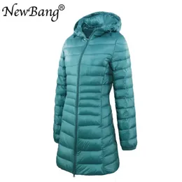 Jackor Newbang Märke 8xl 7xl 6xl damer Långt uppvärmning Kvinnor Ultra Light Down Jacket med väska Kvinnors överrockar Hiplength