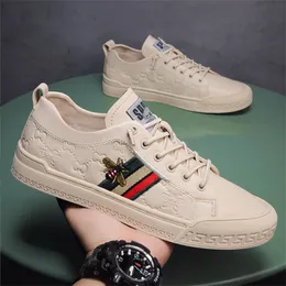 Högkvalitativ ny 2024SS HOTSALES SKOR Män Sneakers Male Casual Mens Tenis Luxury Trainer Race Breattable Fashion Loafers Running Shoes For Men