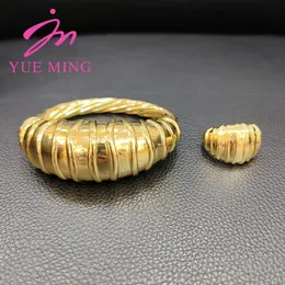 2 st armband ring set Dubai Women's Jewelry Party Wedding Anniversary Fashion Gold Color Luxury Elegance Bangles 240103