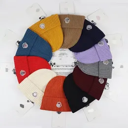 2024 Tasarımcı Beanie Bonnet Kış Şapkası Kadın Erkekler Örgü Yünlü Tıknaz Örgü Kalınlaştırıcı Sıcak Sahte Kürk Kürtü