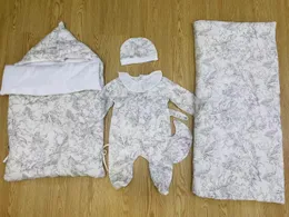 신생아 유아용 jumpsuit 편지 인쇄 로맨 베이비 롬퍼 +턱받이 +모자 +침낭 +담요